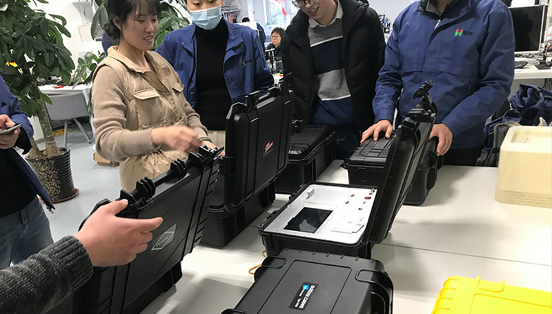 大型車間采用負(fù)壓風(fēng)機(jī)和環(huán)?？照{(diào)通風(fēng)降溫的特點(diǎn)